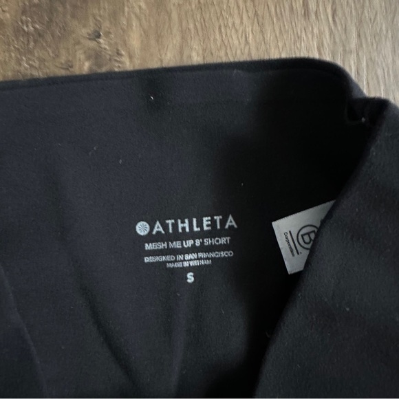 Athleta Mesh Me Up 8” Bike Short Black - Size Small - Picture 6 of 8
